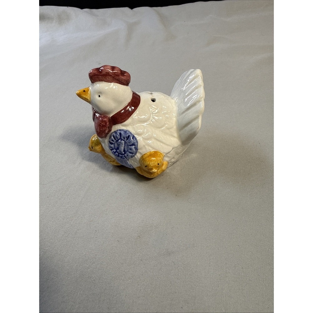 Vintage Giftcraft Ceramic Hen with Chicks & #1 Blue Prize Ribbon Shaker